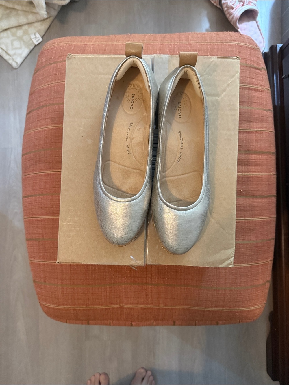 BRIOSO Silver Metallic Ballet Flats — Cushioned Everyday Slip-Ons